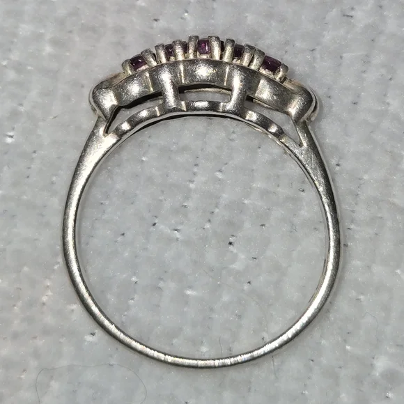 GARNET AND SILVER RING - Picture 3 of 3